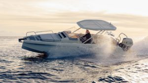 Axopar 25 Powered by Evoy Storm Outboard 300+ hp