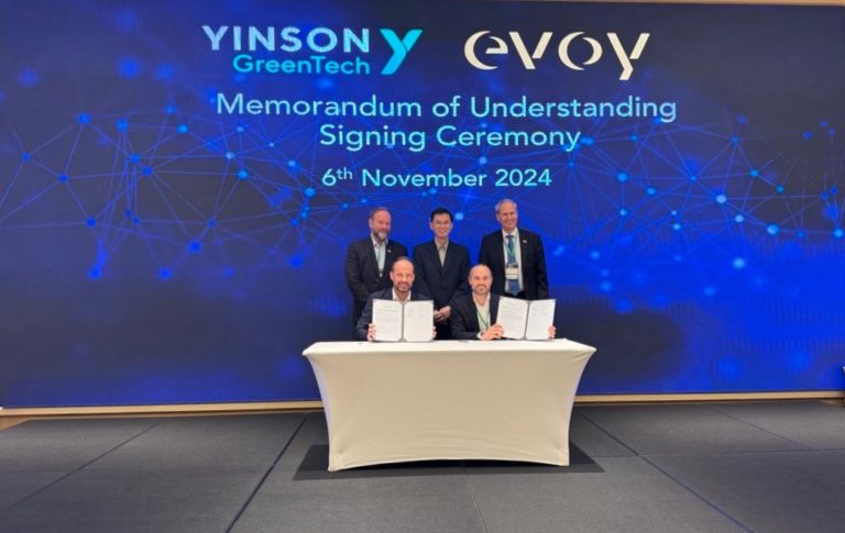 Evoy Business Development Manager Mads sign agreement in Singapore to propel maritime electrification