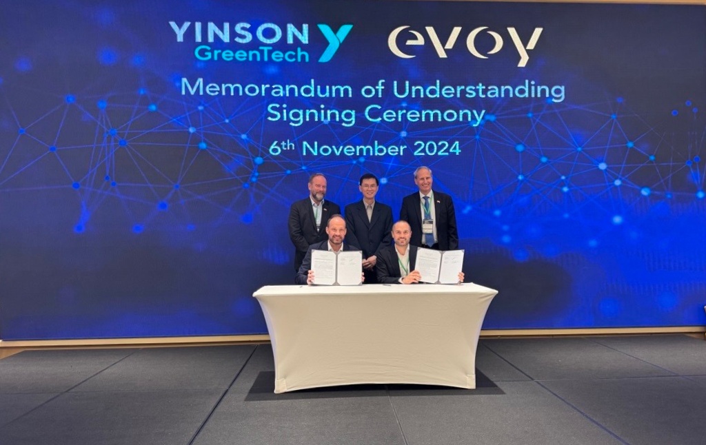 Evoy Business Development Manager Mads sign agreement in Singapore to propel maritime electrification